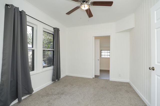 207 Cosmos Street, Houston, TX 77009