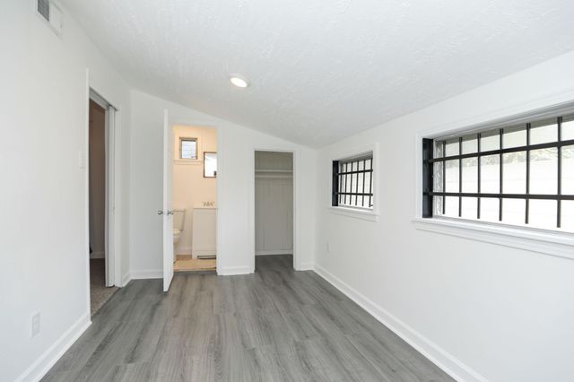 207 Cosmos Street, Houston, TX 77009