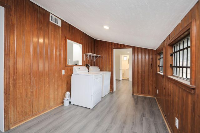 207 Cosmos Street, Houston, TX 77009