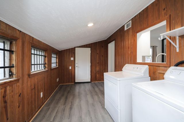 207 Cosmos Street, Houston, TX 77009