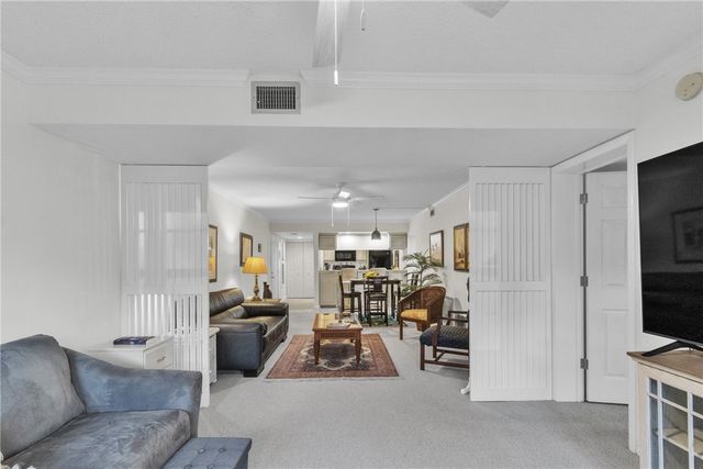 13 Plantation Drive 204, Vero Beach, FL 32966