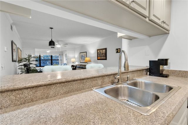 13 Plantation Drive 204, Vero Beach, FL 32966