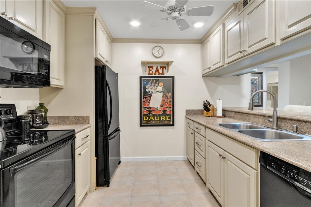 13 Plantation Drive 204, Vero Beach, FL 32966