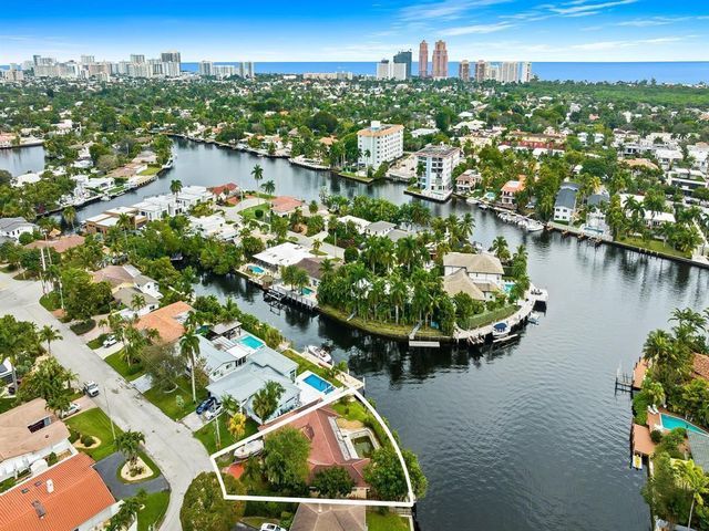 2212 NE 17th Place, Fort Lauderdale, FL 33305