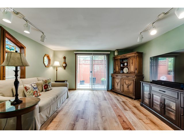 2307 W 28TH Ave, Eugene, OR 97405