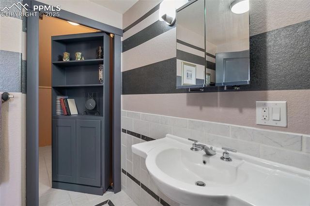 3250 Muirfield Drive, Colorado Springs, CO 80907