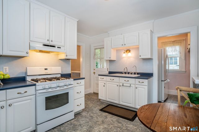 17 Troy Street, West Hartford, CT 06119