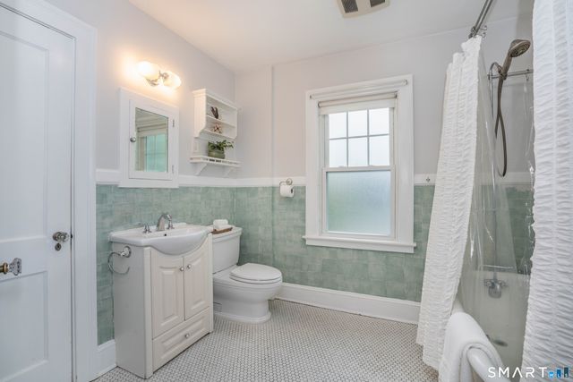 17 Troy Street, West Hartford, CT 06119