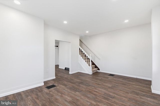 1000 W 3RD ST W, Florence, NJ 08518