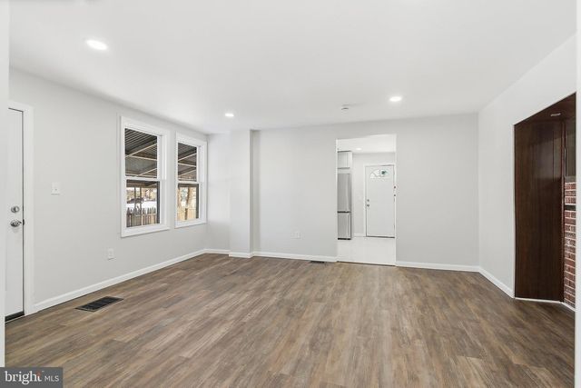 1000 W 3RD ST W, Florence, NJ 08518