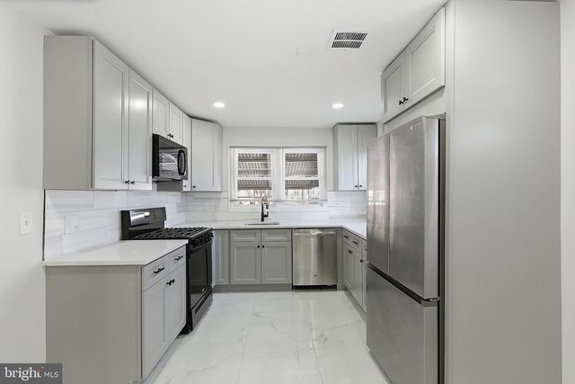 1000 W 3RD ST W, Florence, NJ 08518