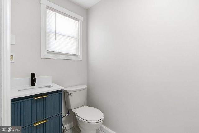 1000 W 3RD ST W, Florence, NJ 08518