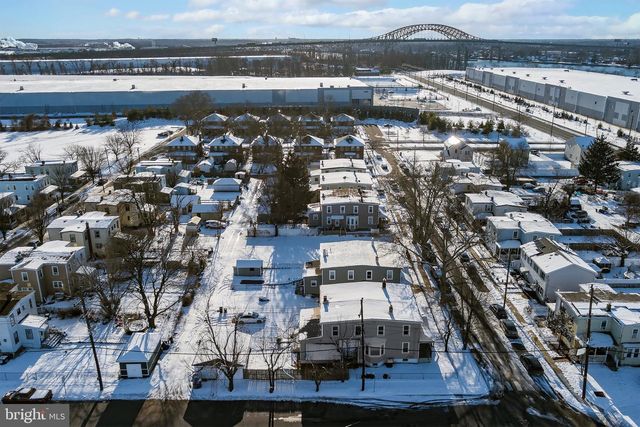 1000 W 3RD ST W, Florence, NJ 08518