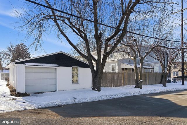 1000 W 3RD ST W, Florence, NJ 08518