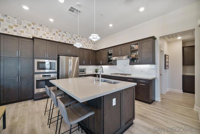 16750 Coyote Bush Drive 36, San Diego, CA 92127