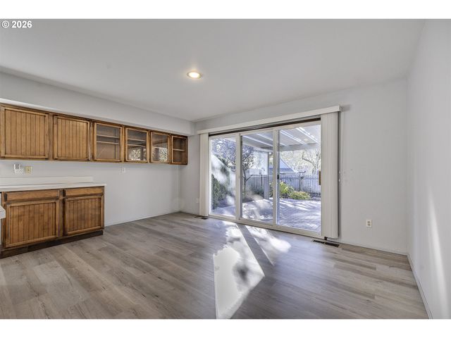 15765 Sw HIGHLAND Ct, Portland, OR 97224