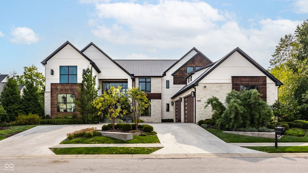 15519 Hidden Oaks Lane, Carmel, IN 46033