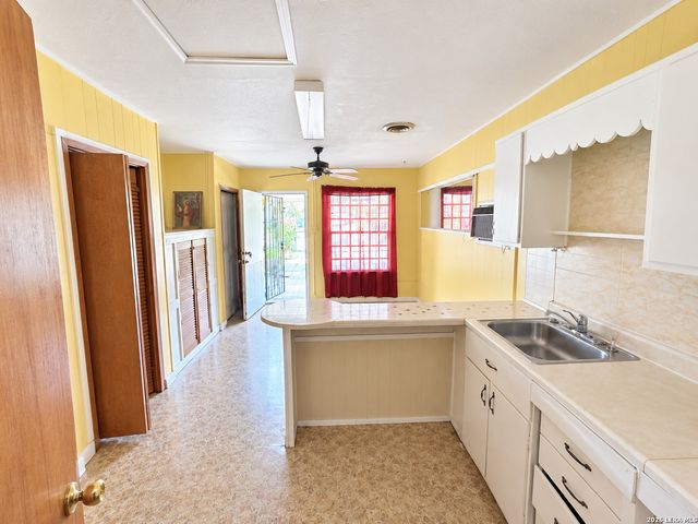 7931 RIMFIRE DR, San Antonio, TX 78227