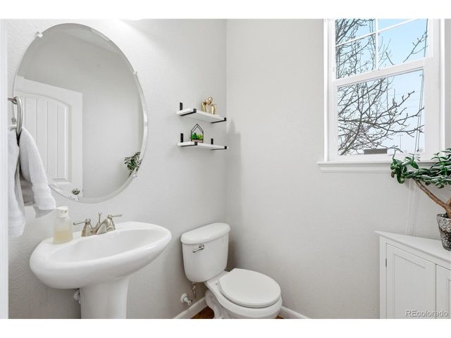 121 Ferris Ln, Erie, CO 80516