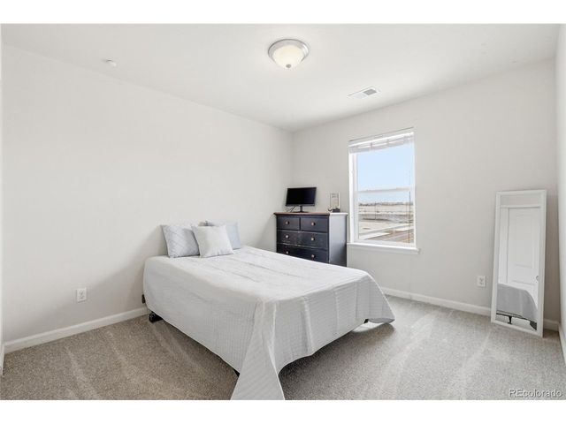 121 Ferris Ln, Erie, CO 80516