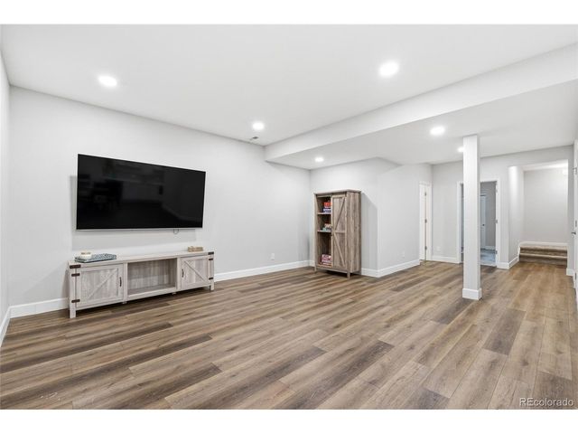 121 Ferris Ln, Erie, CO 80516