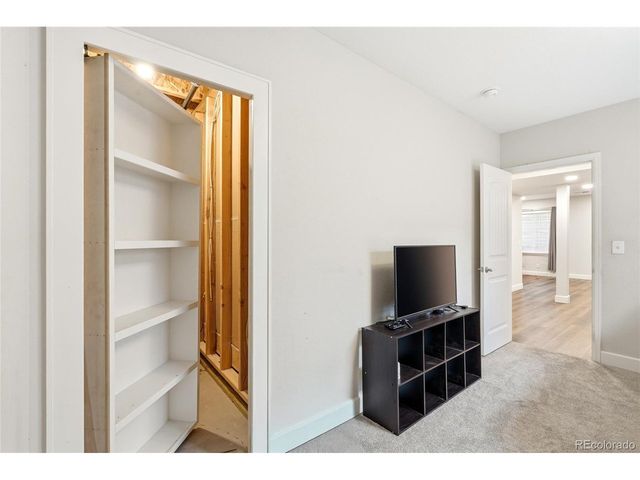 121 Ferris Ln, Erie, CO 80516