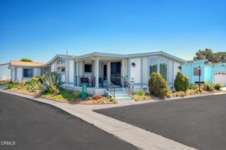 64 Poinsettia Gardens Drive 64, Ventura, CA 93004