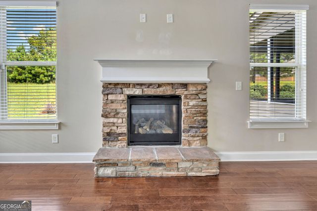 910 Southfork Drive, Loganville, GA 30052