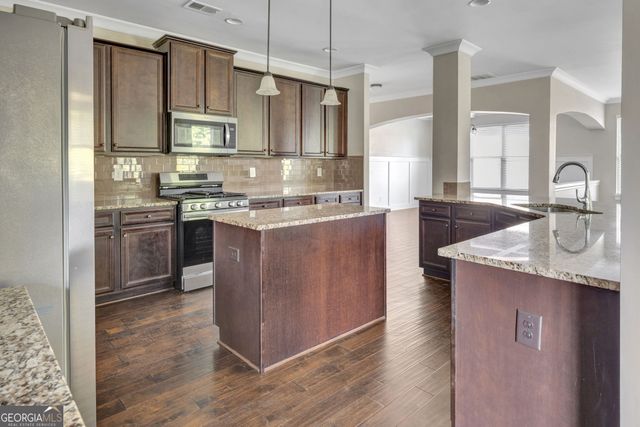 910 Southfork Drive, Loganville, GA 30052