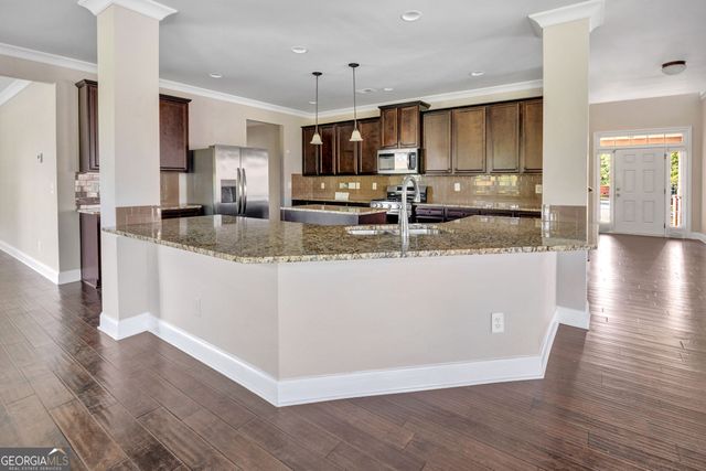 910 Southfork Drive, Loganville, GA 30052