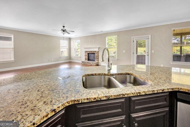 910 Southfork Drive, Loganville, GA 30052