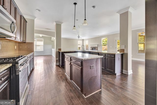 910 Southfork Drive, Loganville, GA 30052