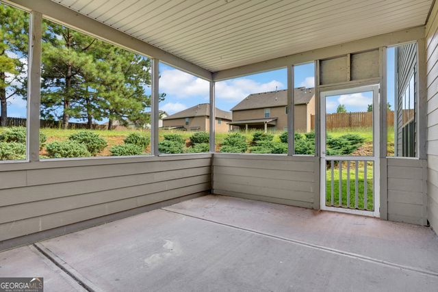 910 Southfork Drive, Loganville, GA 30052