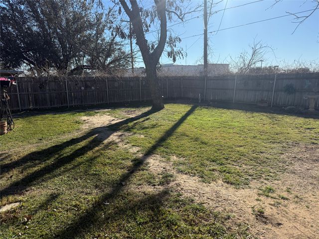 3204 NE 10th Street, Mineral Wells, TX 76067