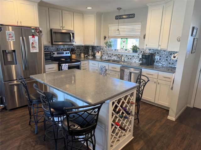 3204 NE 10th Street, Mineral Wells, TX 76067