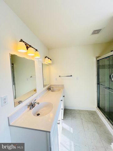 20 LIPPITT RD, Honey Brook, PA 19344