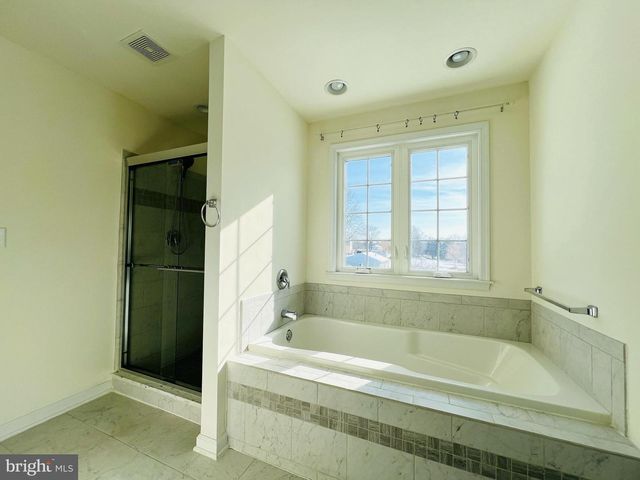 20 LIPPITT RD, Honey Brook, PA 19344