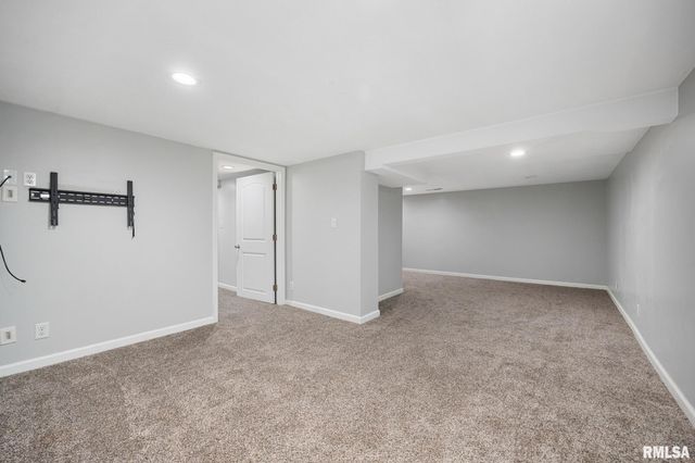 1418 N 12TH Street, Pekin, IL 61554