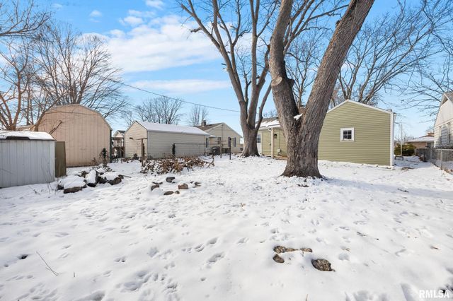 1418 N 12TH Street, Pekin, IL 61554