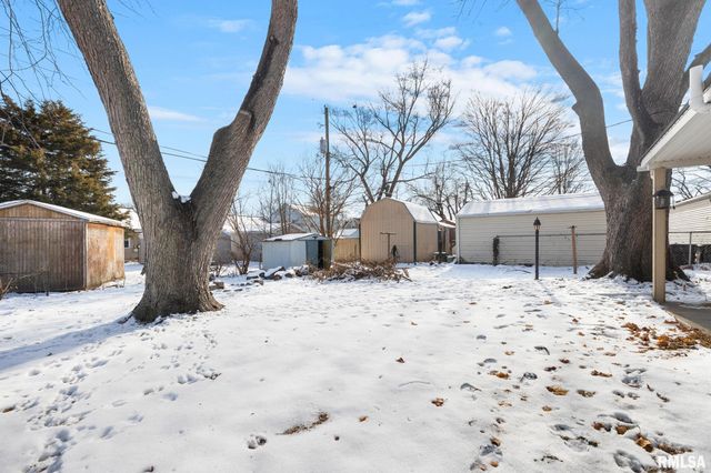 1418 N 12TH Street, Pekin, IL 61554