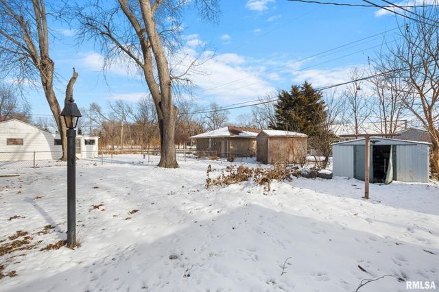 1418 N 12TH Street, Pekin, IL 61554