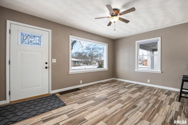 1418 N 12TH Street, Pekin, IL 61554