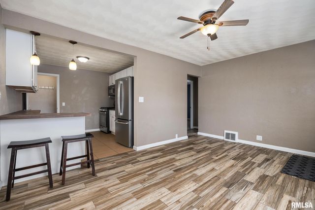 1418 N 12TH Street, Pekin, IL 61554