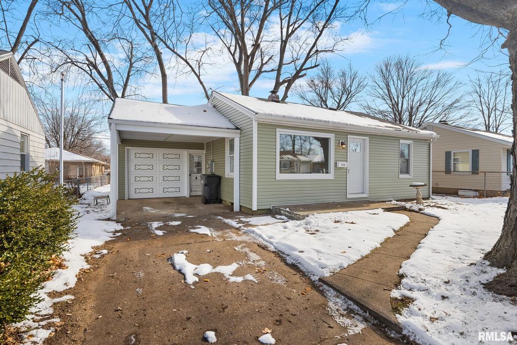 1418 N 12TH Street, Pekin, IL 61554