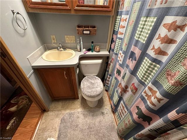 108 Meadowview Circle, New London, NC 28127