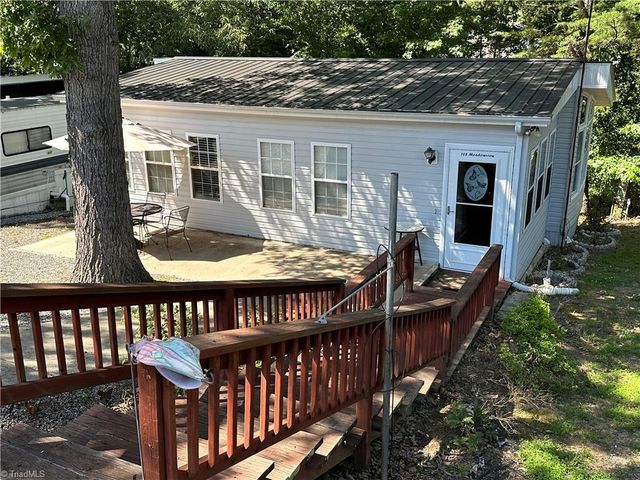 108 Meadowview Circle, New London, NC 28127