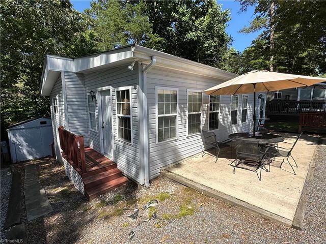 108 Meadowview Circle, New London, NC 28127