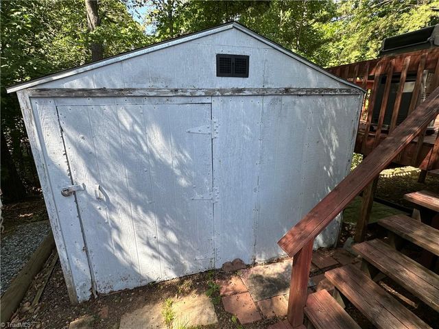 108 Meadowview Circle, New London, NC 28127