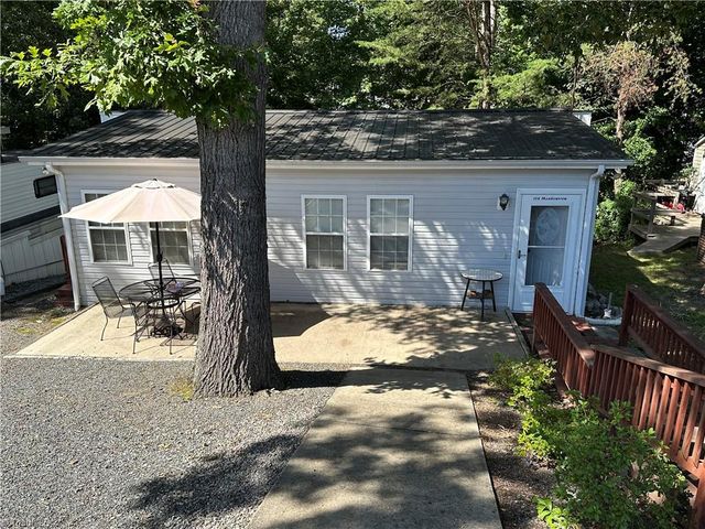 108 Meadowview Circle, New London, NC 28127