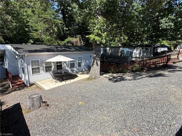 108 Meadowview Circle, New London, NC 28127